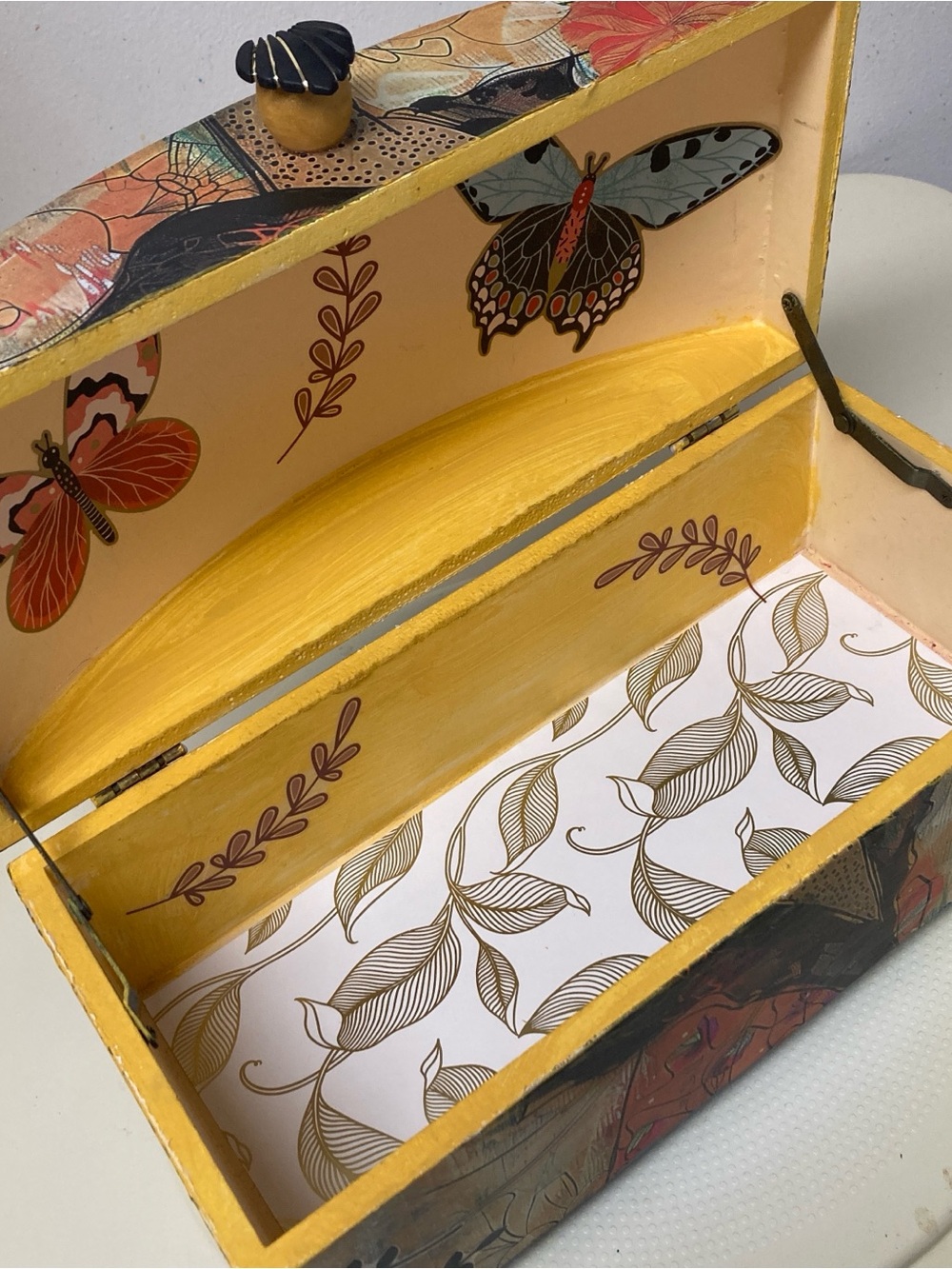 Hand Created Novelty Box - Picture 3 of 6